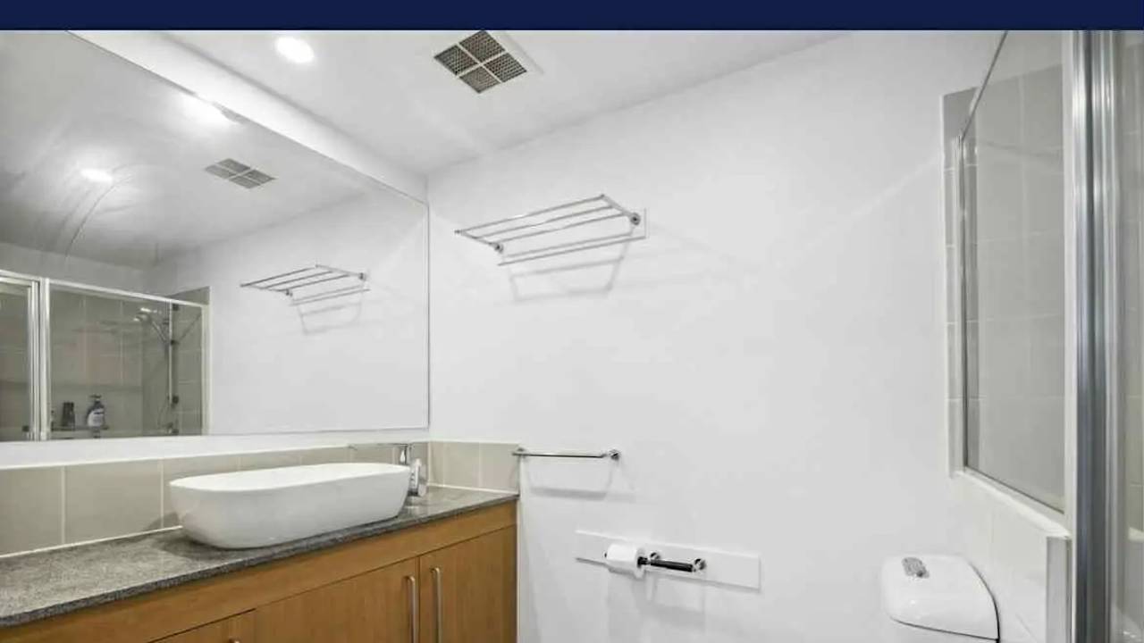 Room with ensuite in a flatshare