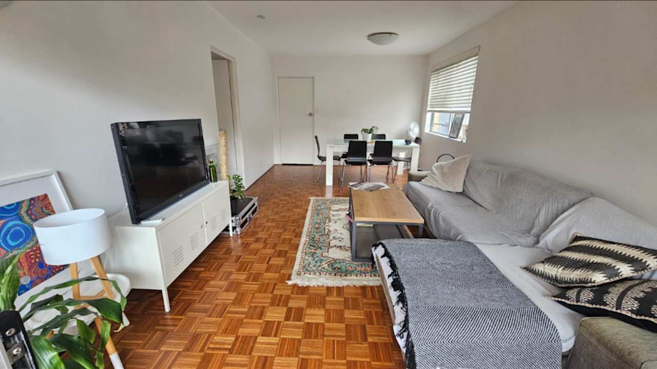 Furnished room with ensuite in a flatshare