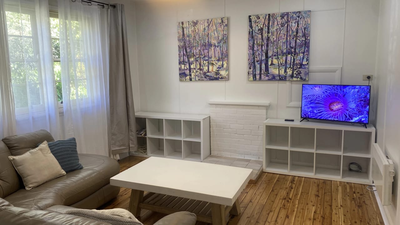 Room in a share house