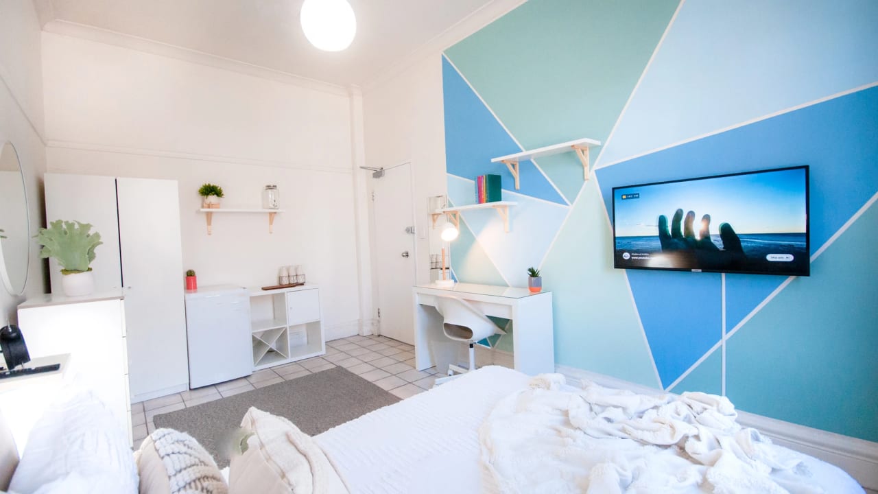Furnished room in a share house