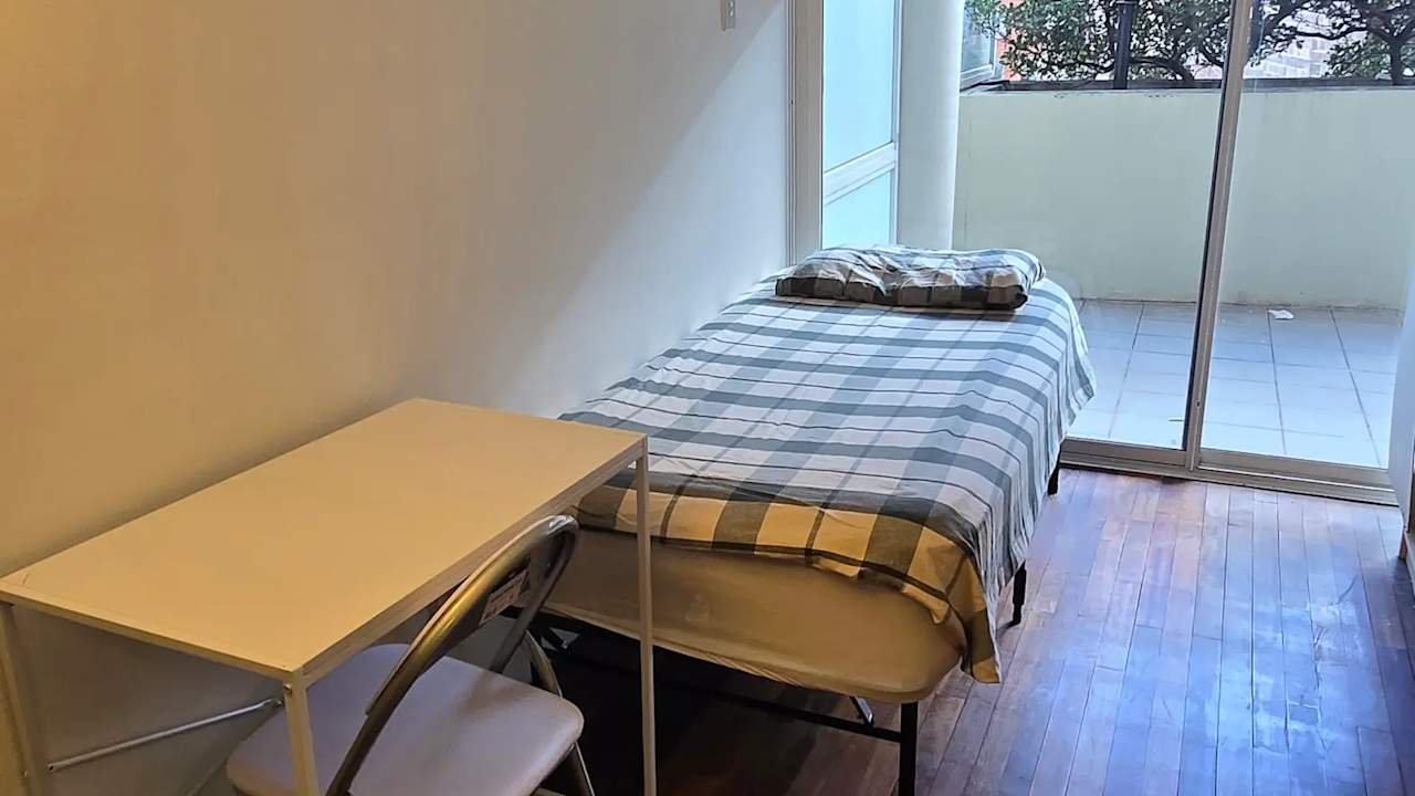 Furnished room in a flatshare