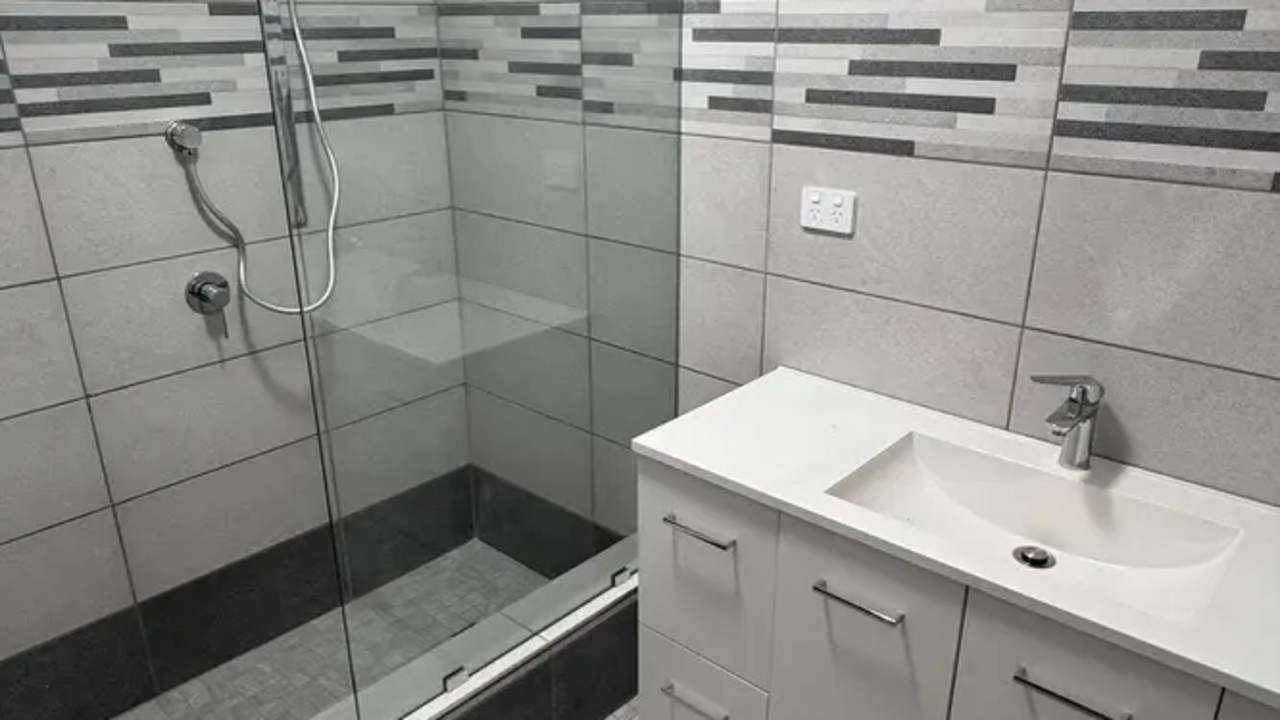 Whole property with 4 rooms for rent