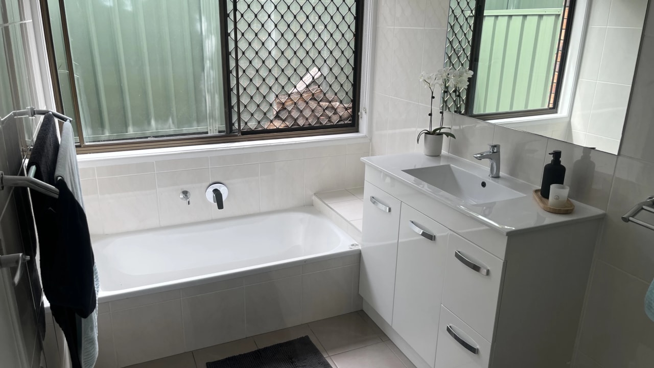 Unfurnished room in a share house