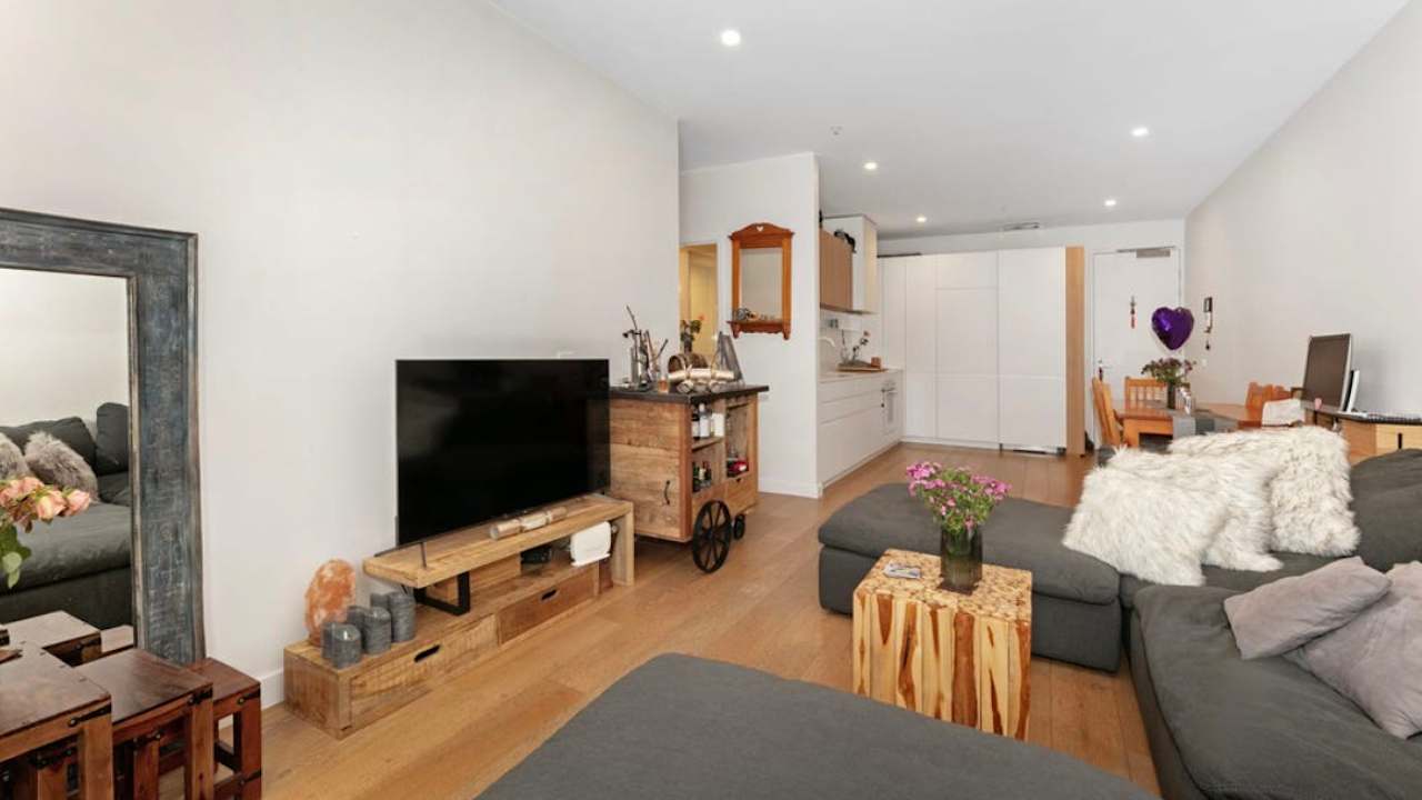 Furnished room with own bathroom