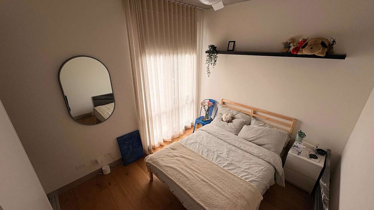 Unfurnished room with ensuite in a flatshare