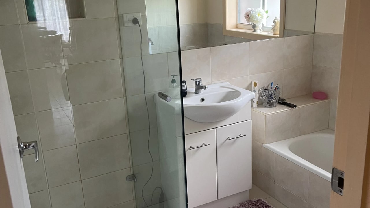 Unfurnished room in a share house