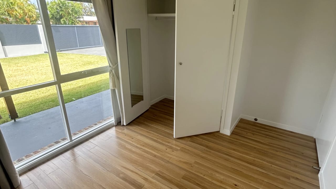 Unfurnished room in a share house