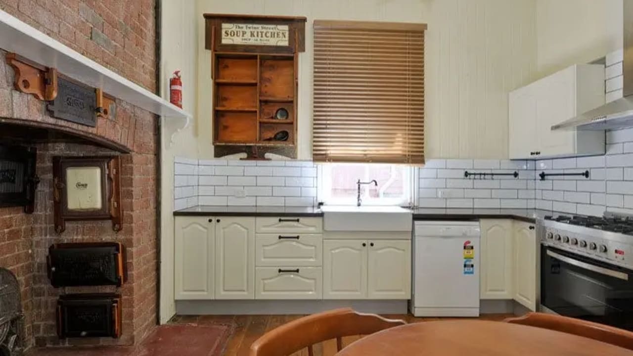 Furnished room in a share house