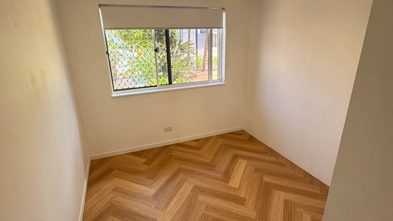 Unfurnished room in a flatshare