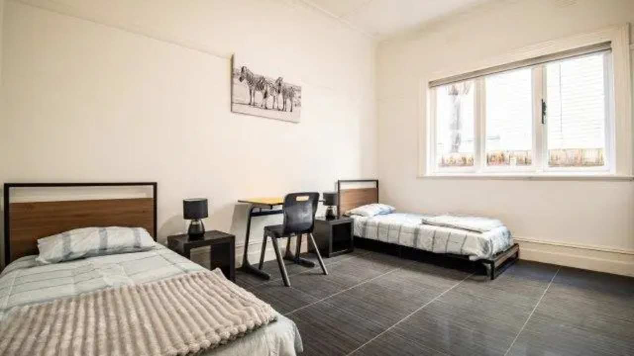Furnished room in a flatshare