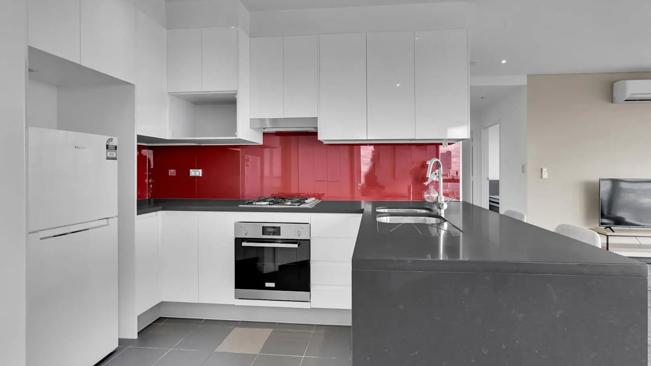 Furnished room with ensuite in a flatshare