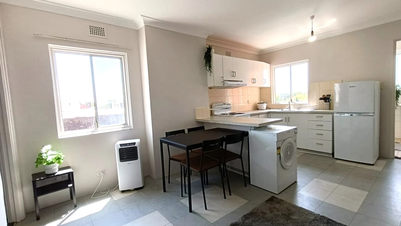 Furnished room in a share house