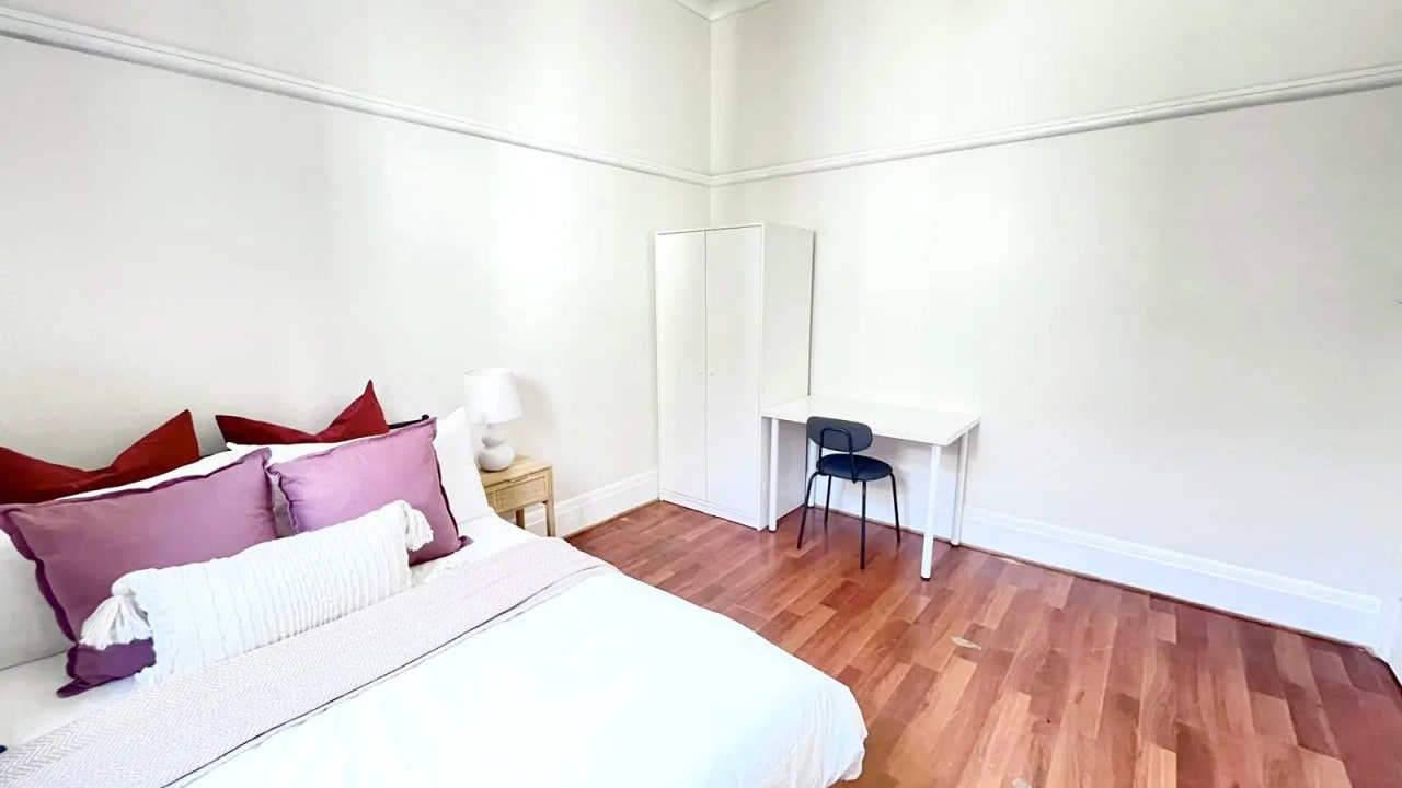 Room in a share house