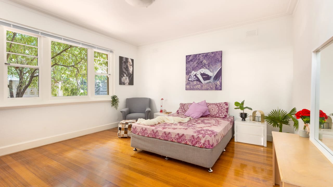 Whole property with 2 rooms for rent