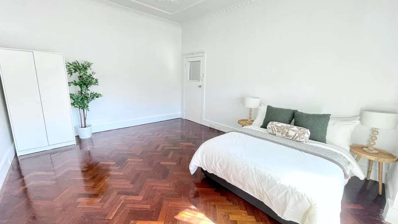 Room in a share house