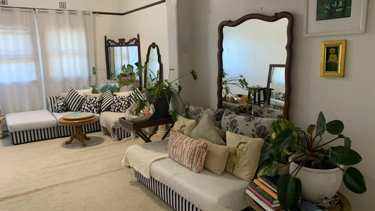 Whole property with 1 room for rent