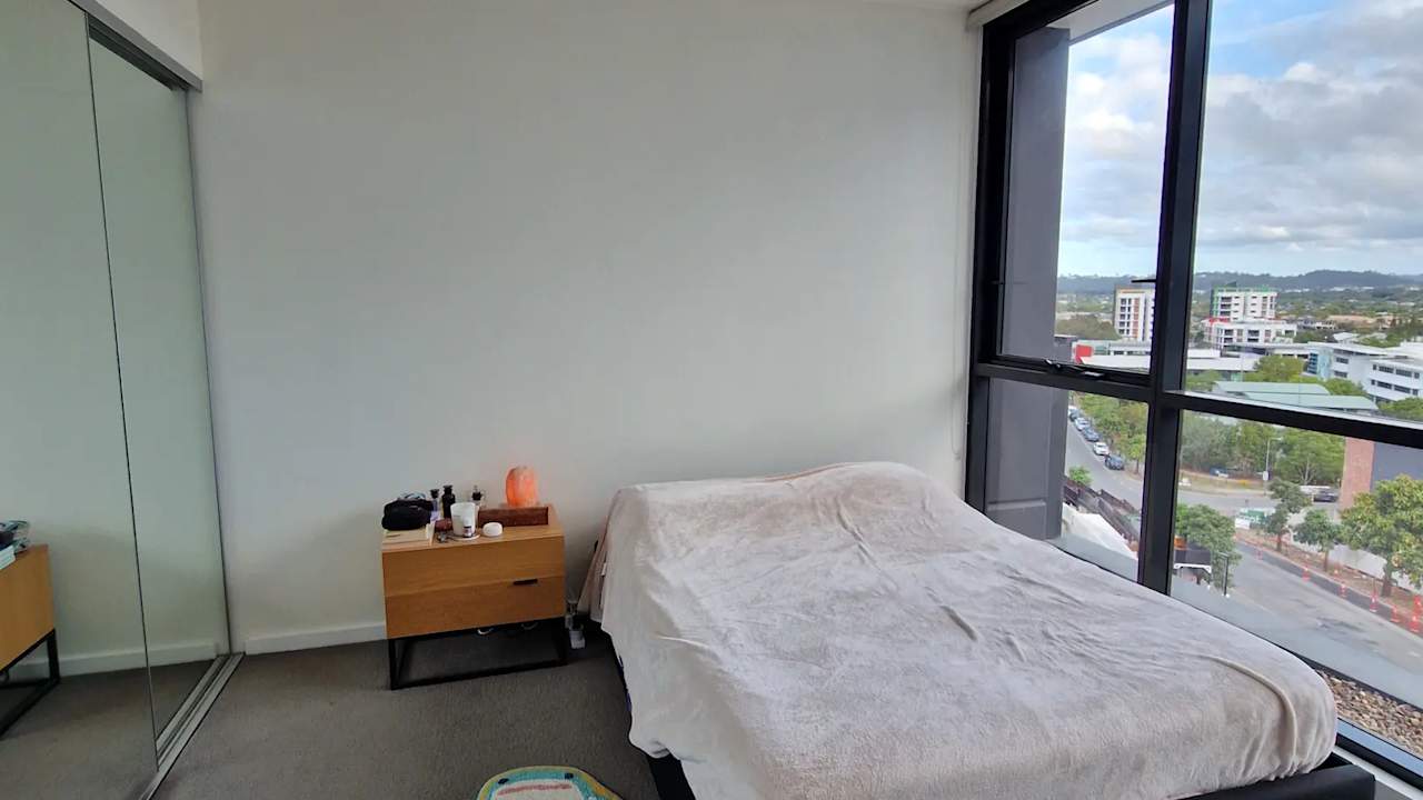 Unfurnished room with own bathroom