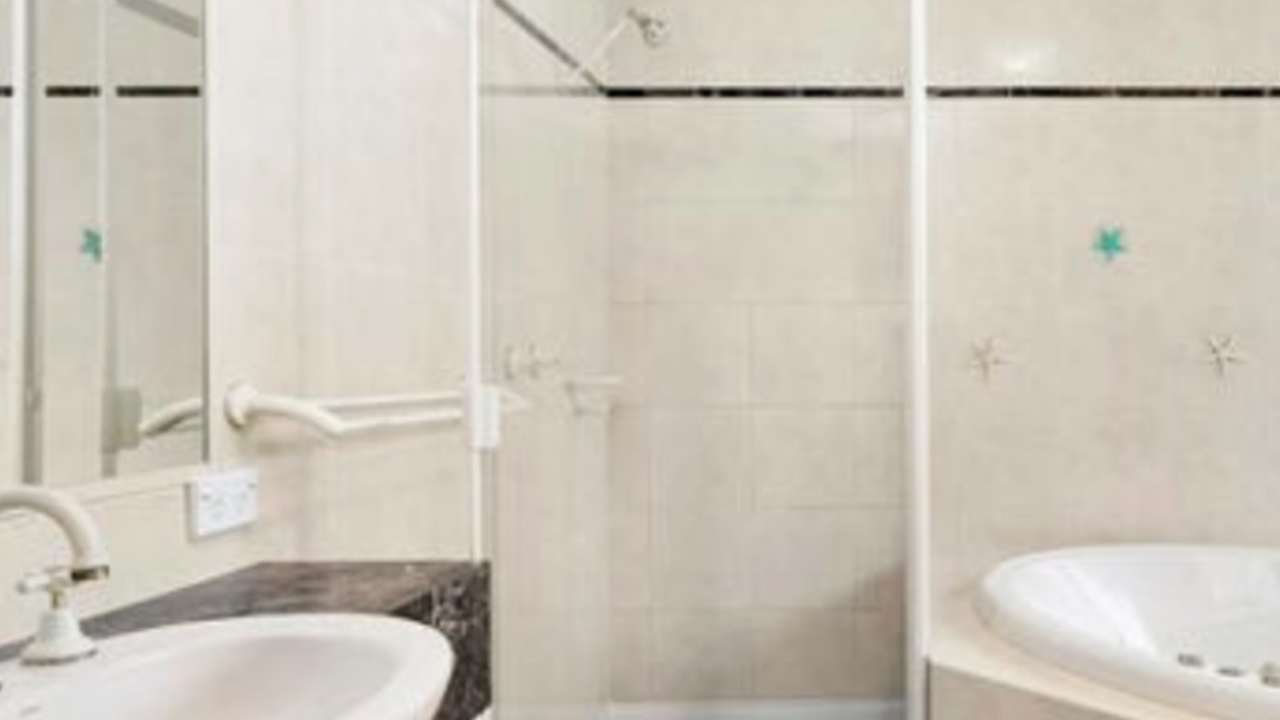 Furnished room with ensuite in a share house