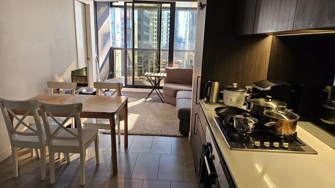 Furnished room with ensuite in a flatshare