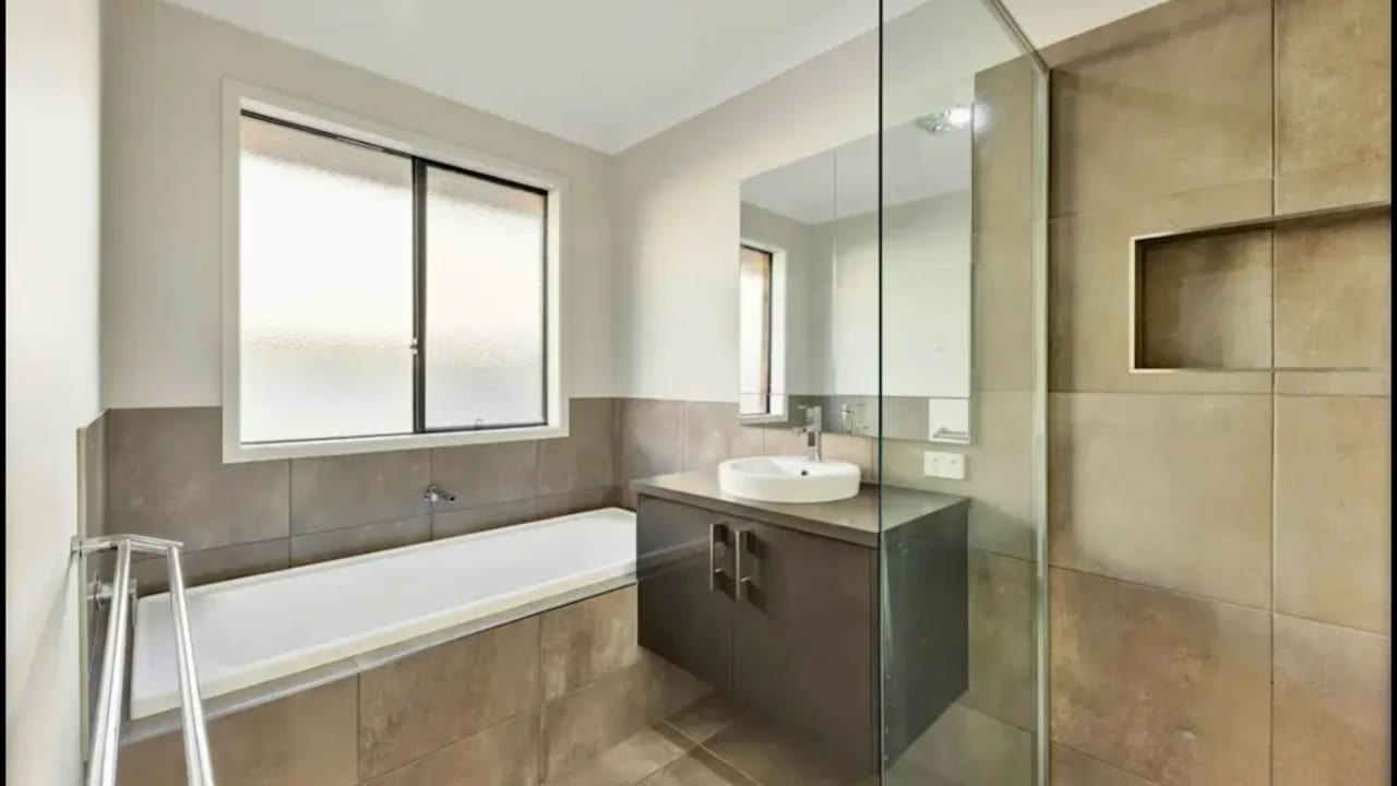 Whole property with 3 rooms for rent