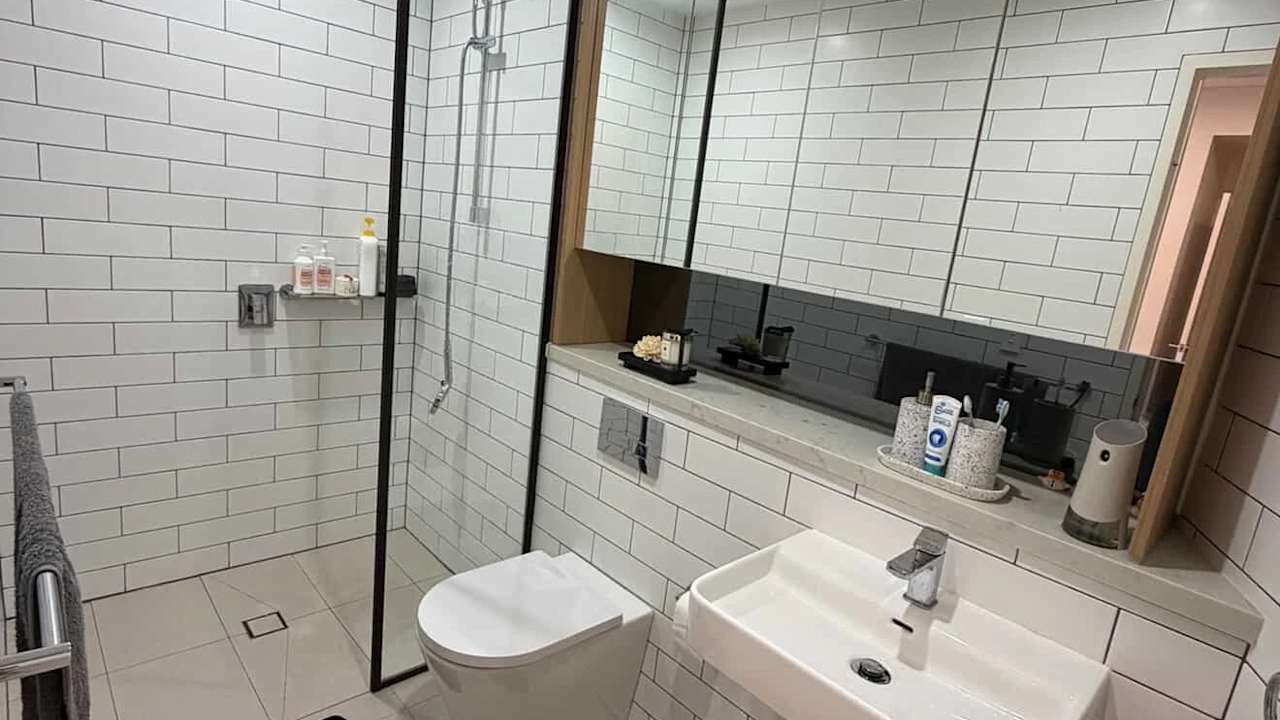 Whole property with 2 rooms for rent