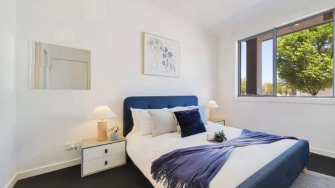 Furnished room with ensuite in a flatshare