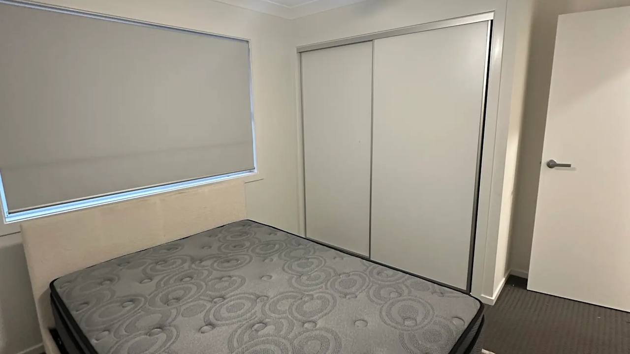 Unfurnished room in a share house