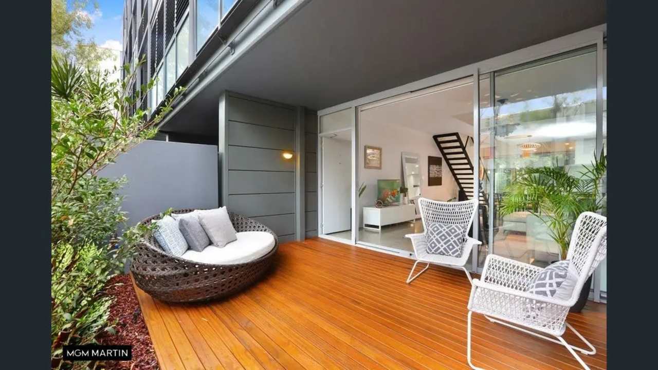 Whole property with 2 rooms for rent