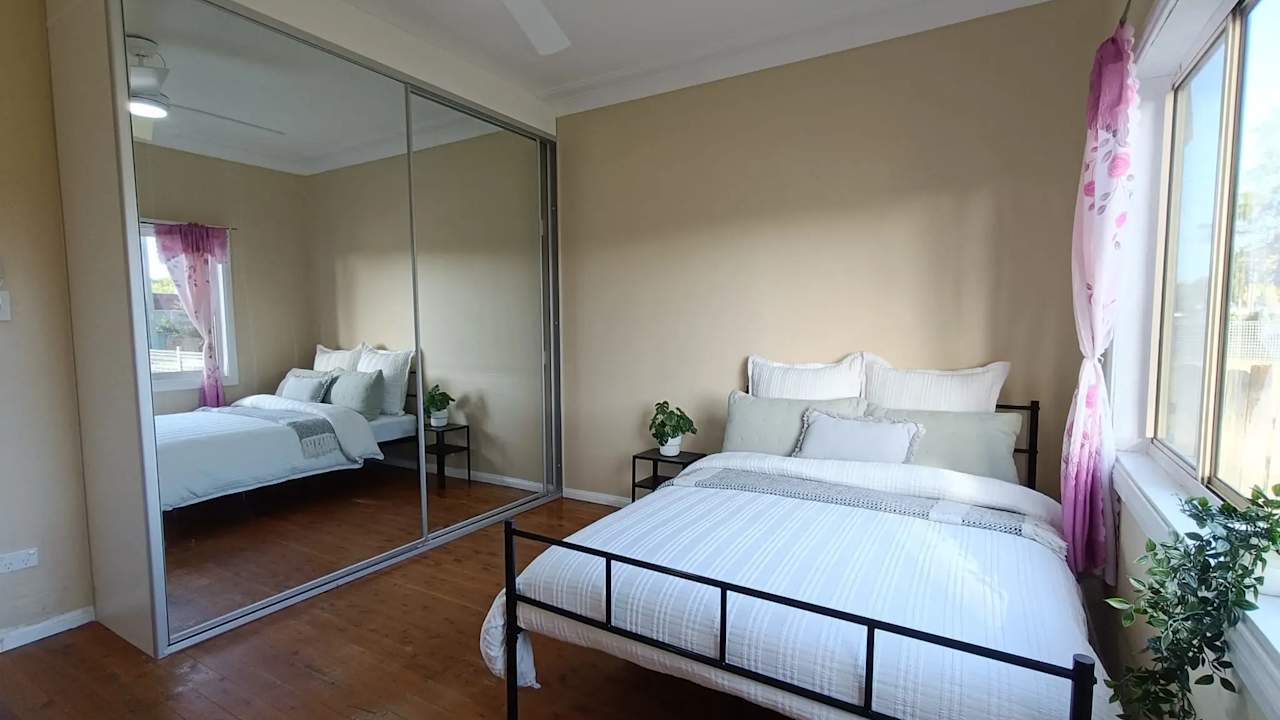 Furnished room in a flatshare