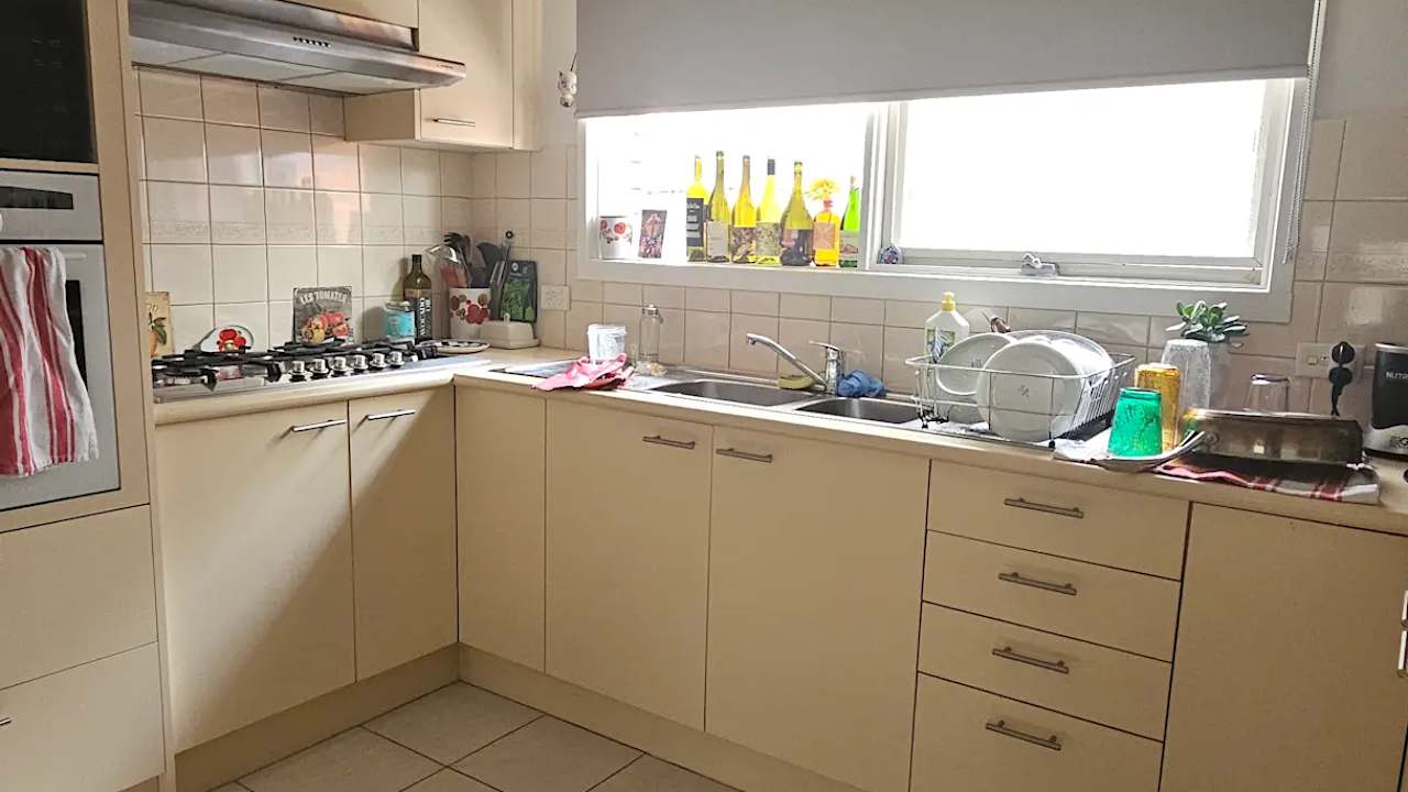 Unfurnished room in a flatshare