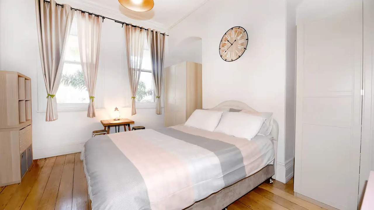 Furnished room in a share house