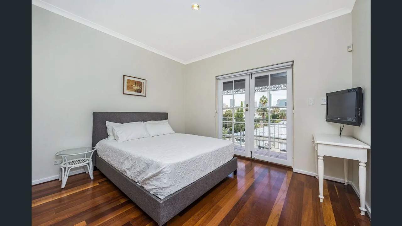 Room in a share house
