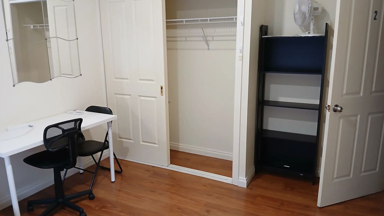 Furnished room in a share house
