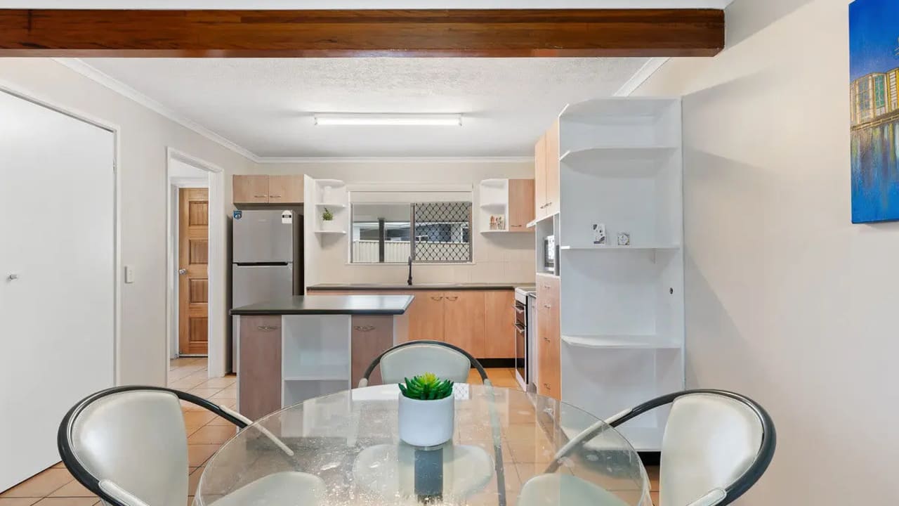 Whole property with 2 rooms for rent
