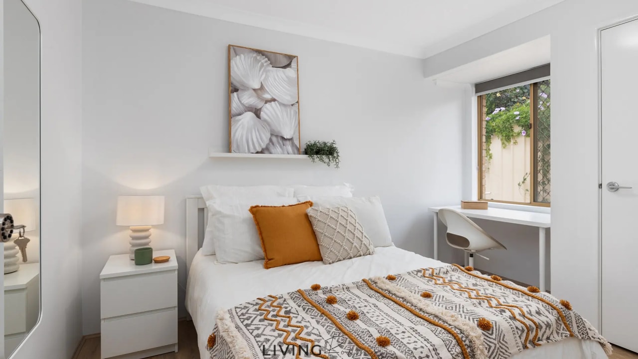 Furnished room in a share house