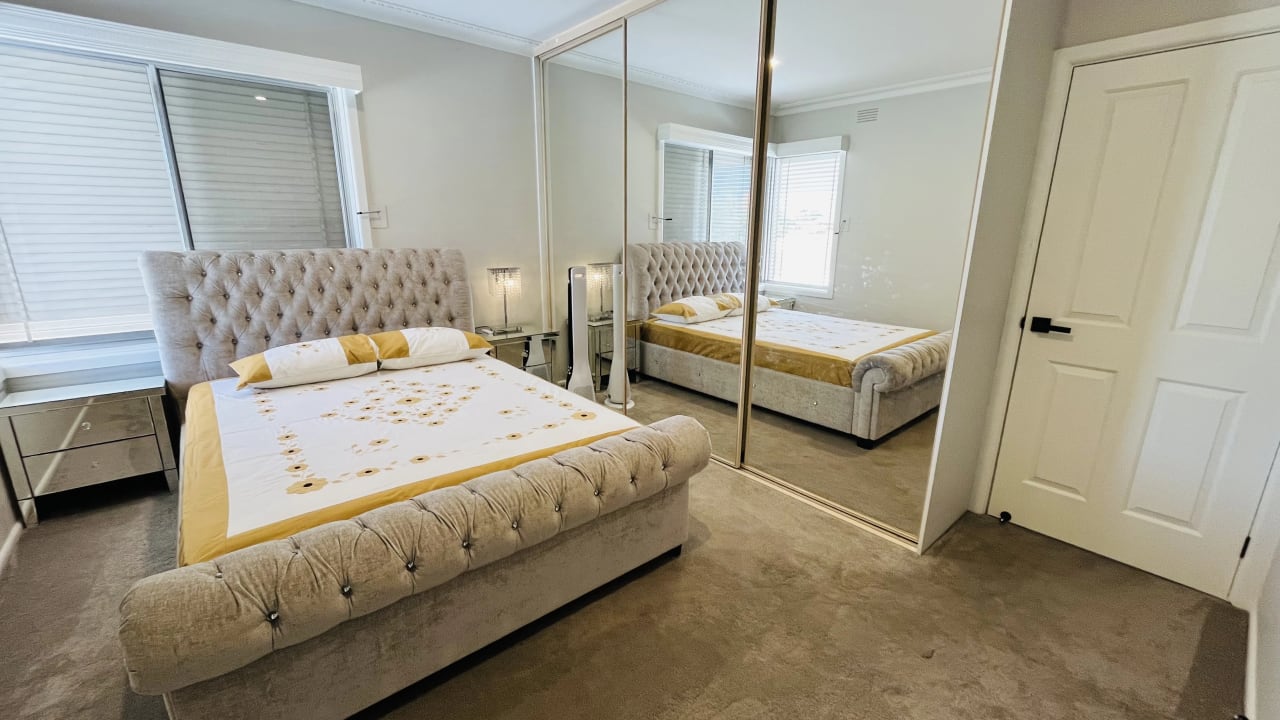 Furnished room in a share house