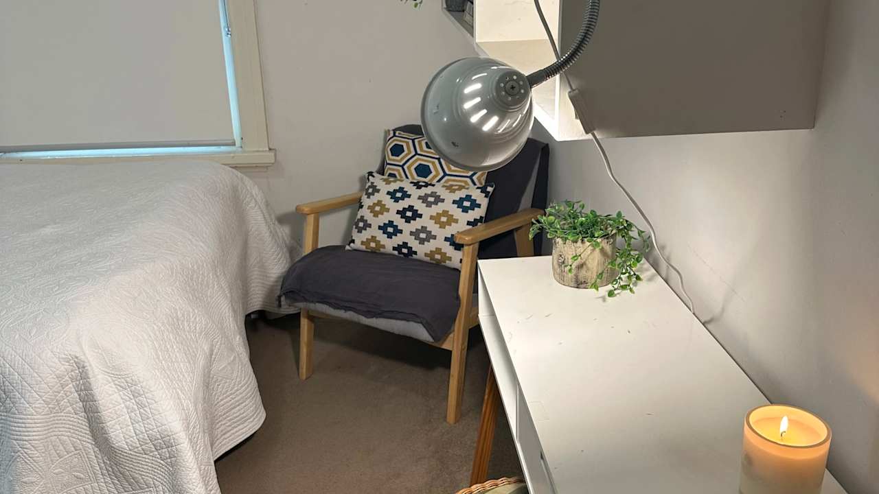 Furnished room in a share house