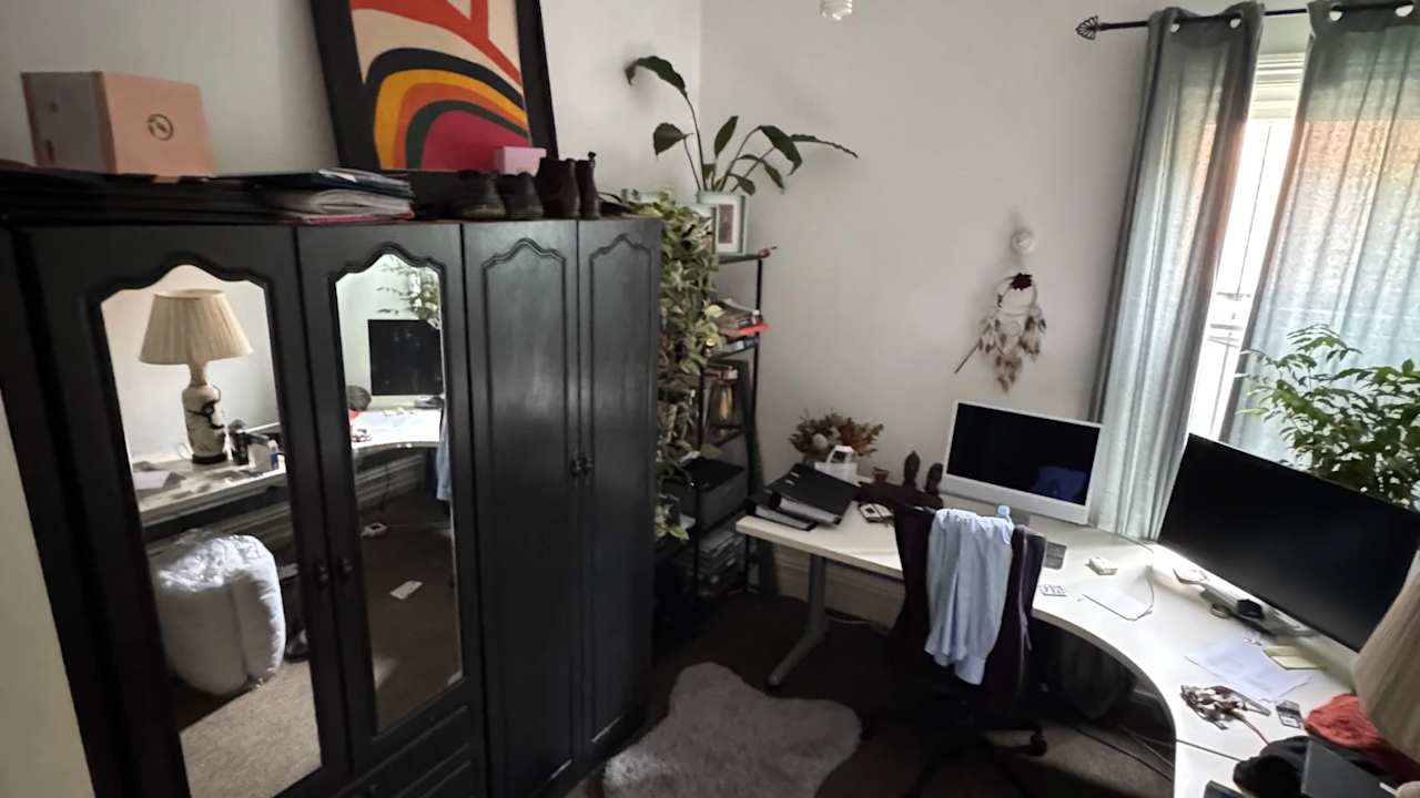 Unfurnished room in a share house