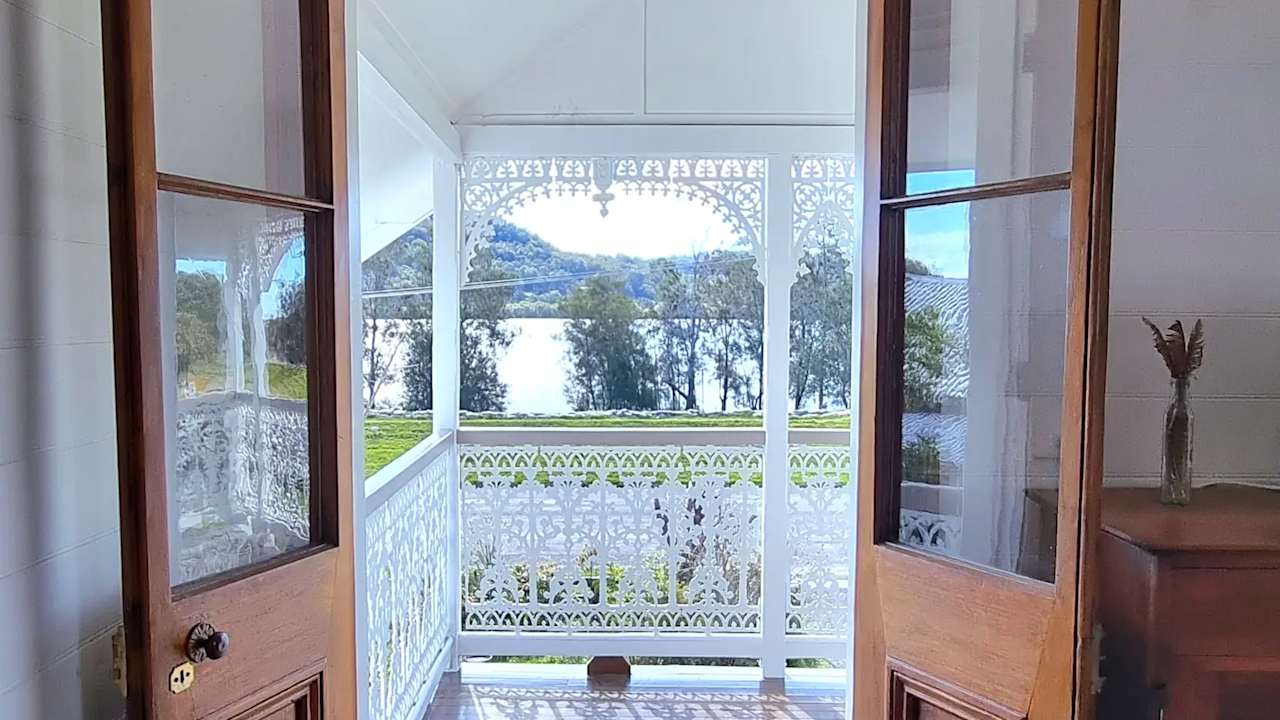 Furnished room in a share house