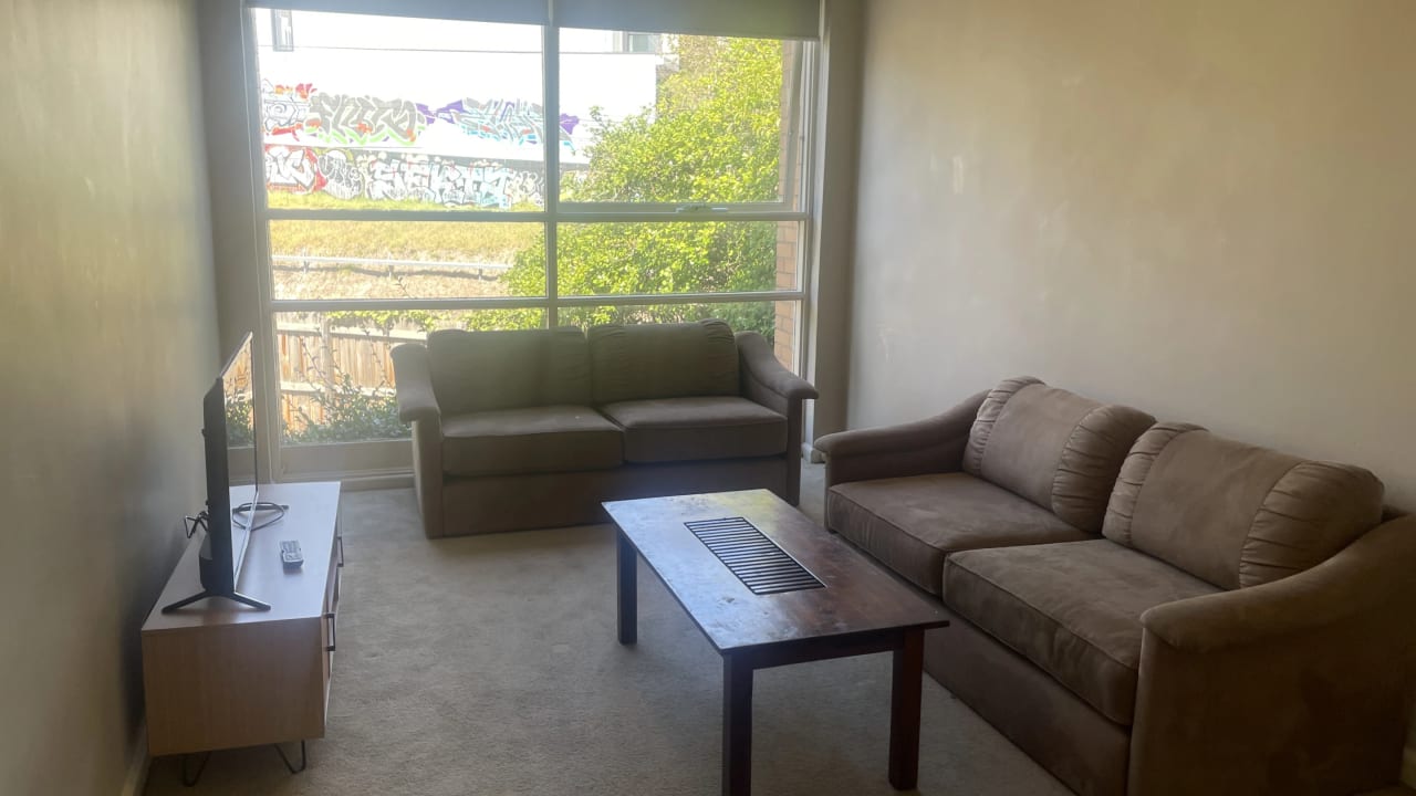 Furnished room in a flatshare