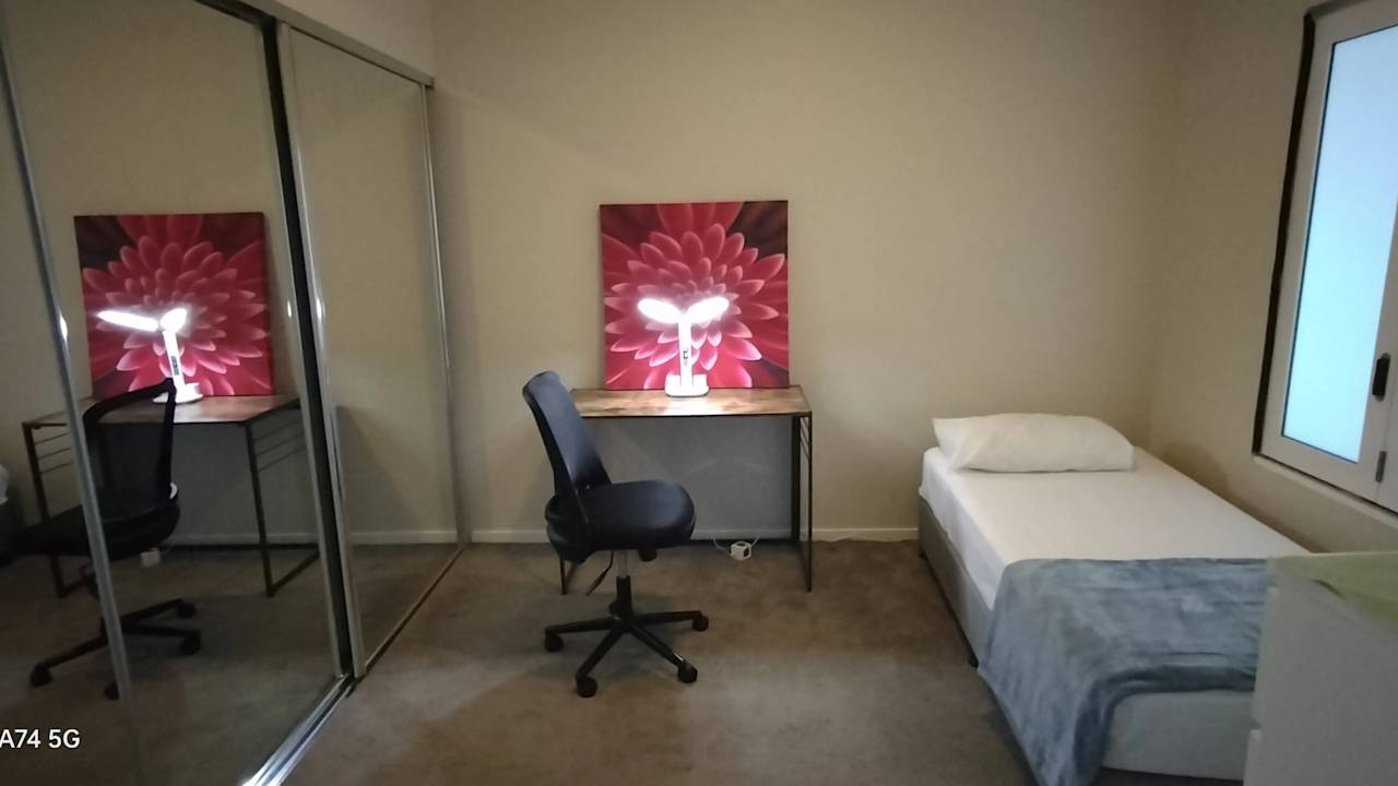 Furnished room in a flatshare
