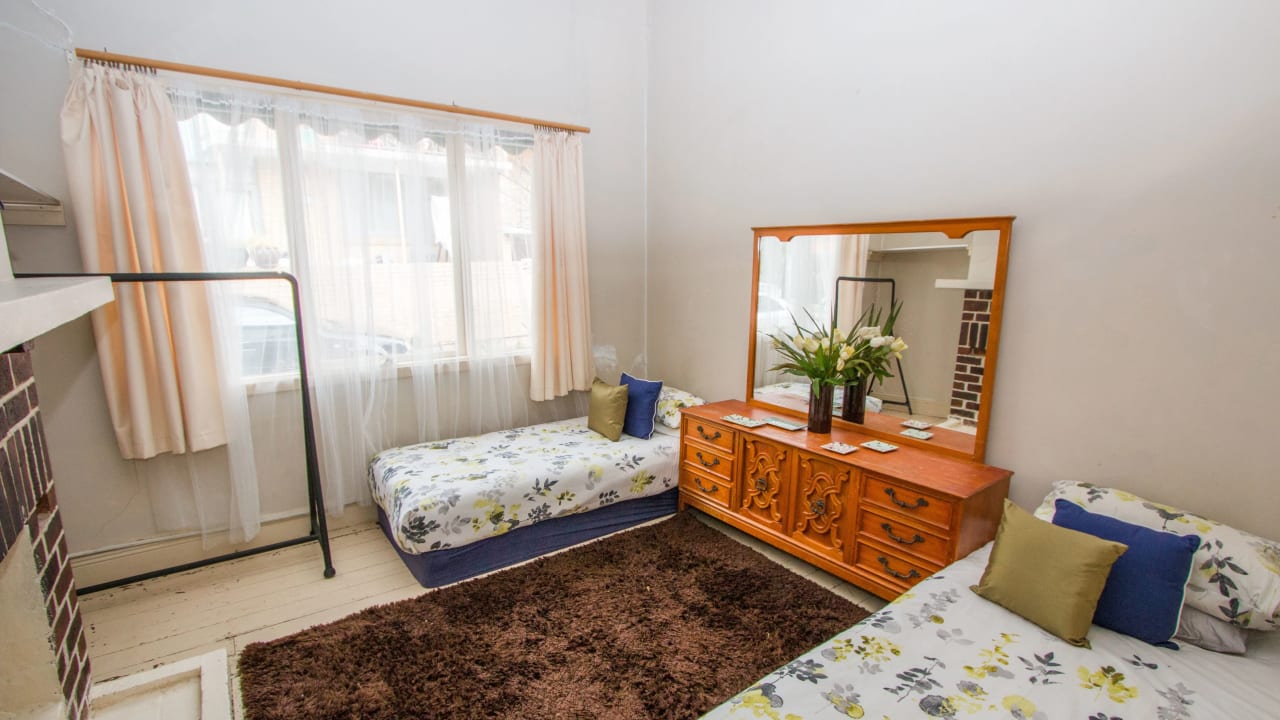 Room in a share house