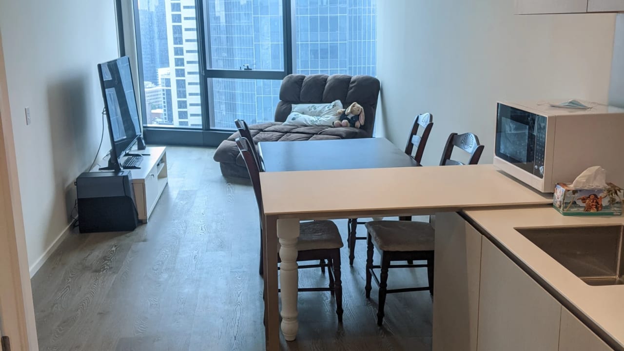 Furnished room with ensuite in a flatshare