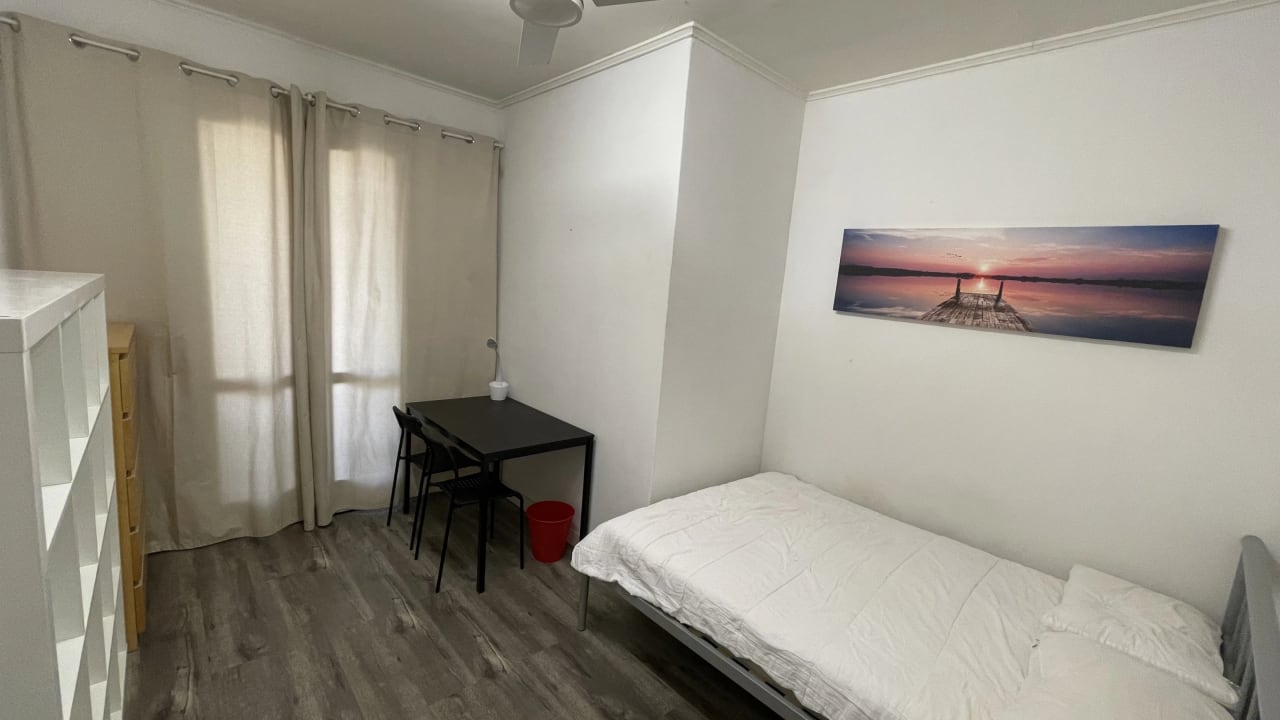 Furnished room in a share house