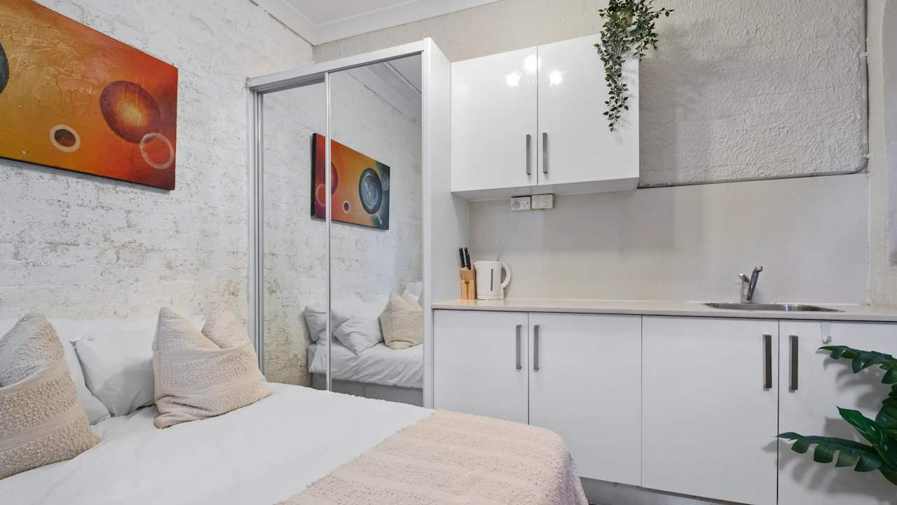 Furnished room studio flat for rent