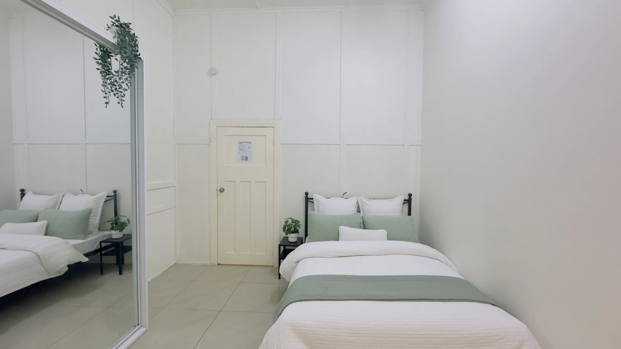 Whole property with 6 rooms for rent