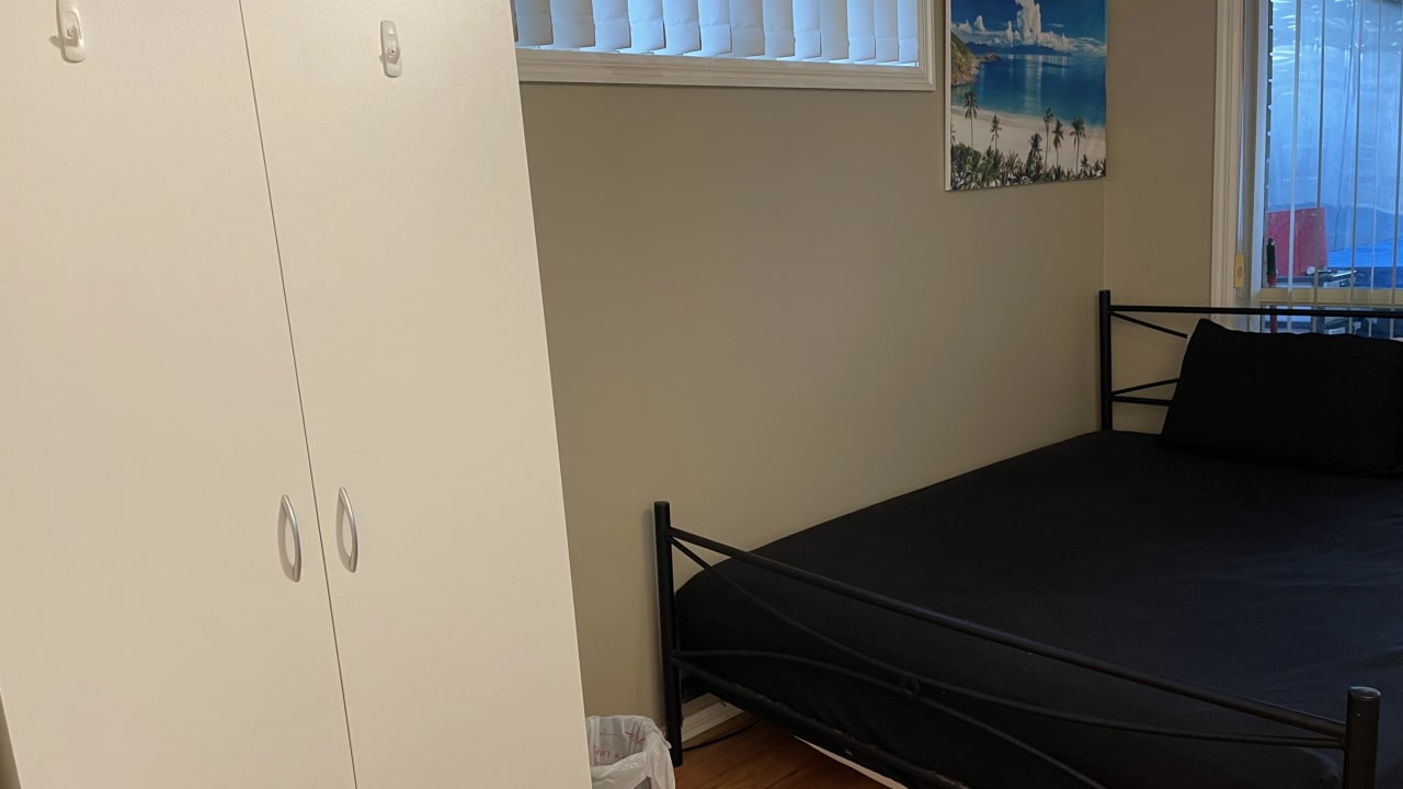 Room in a share house