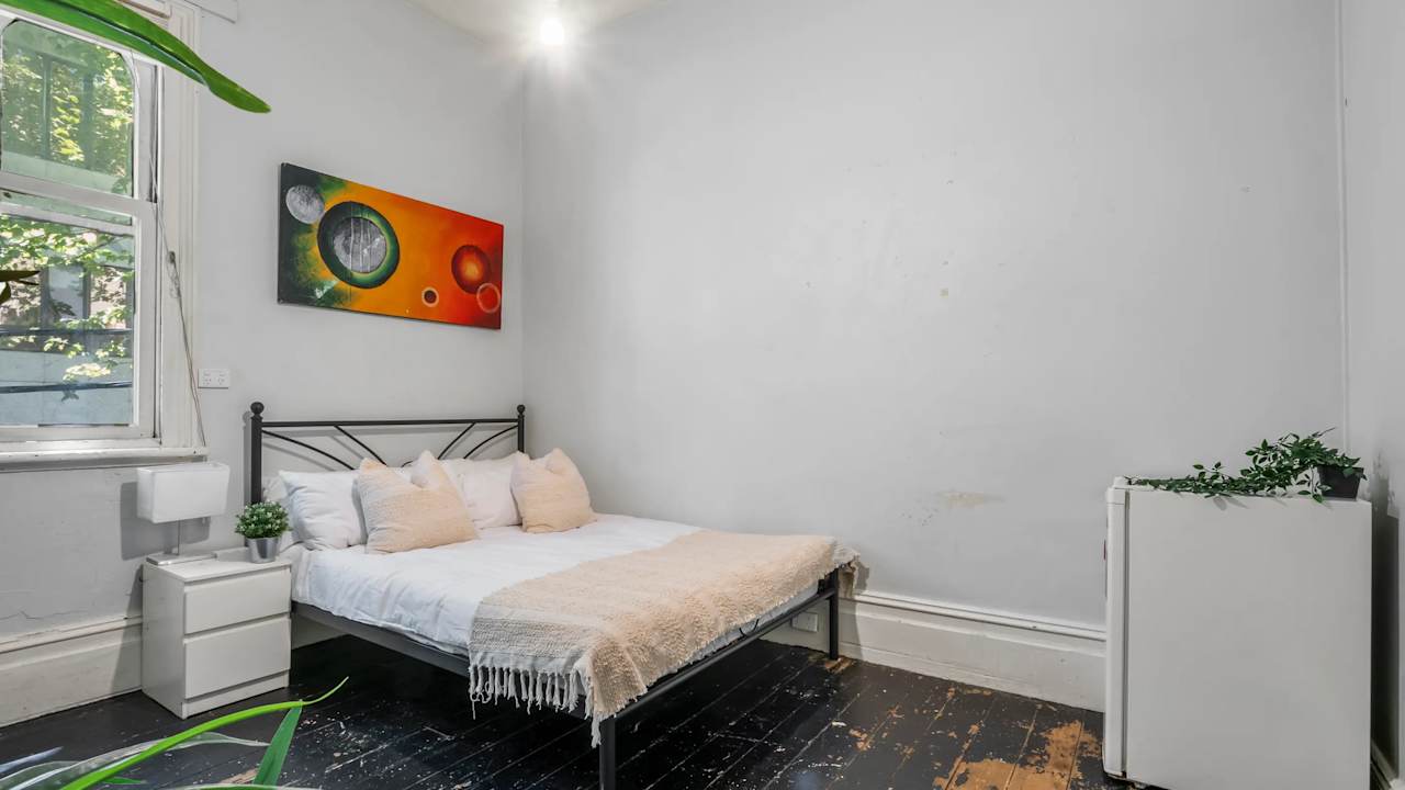 Furnished room in a share house