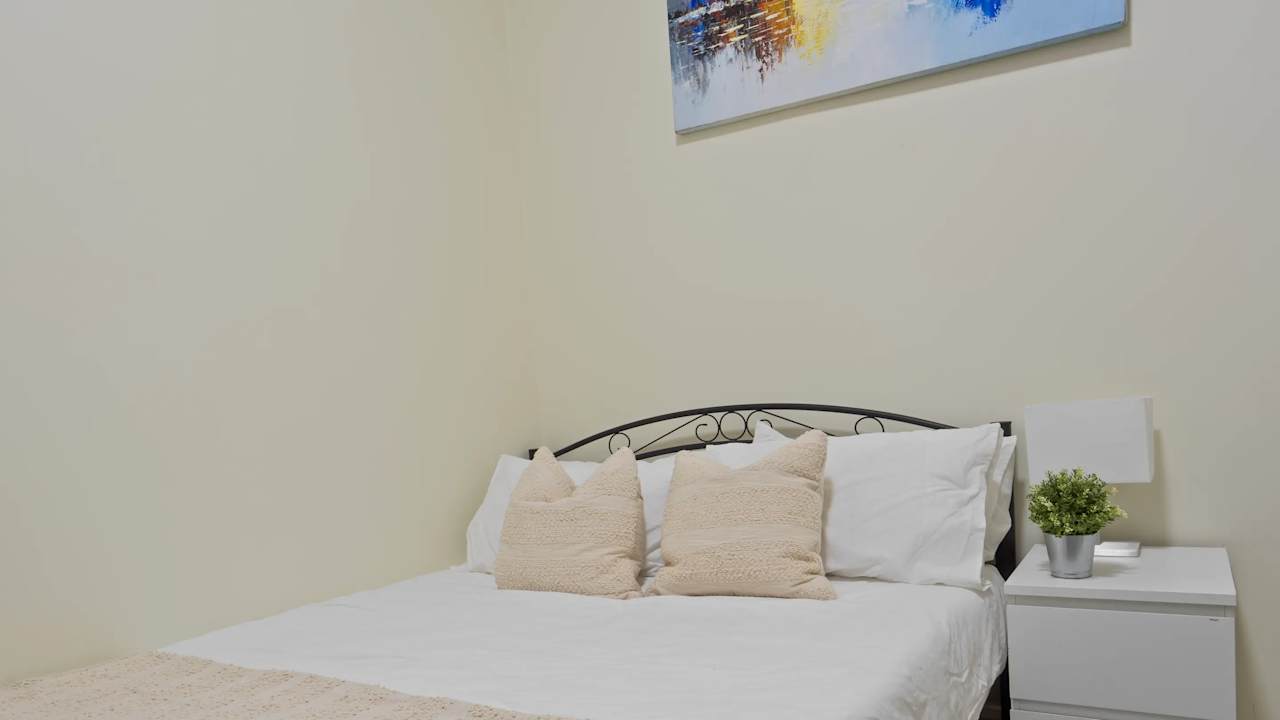 Furnished room in a share house