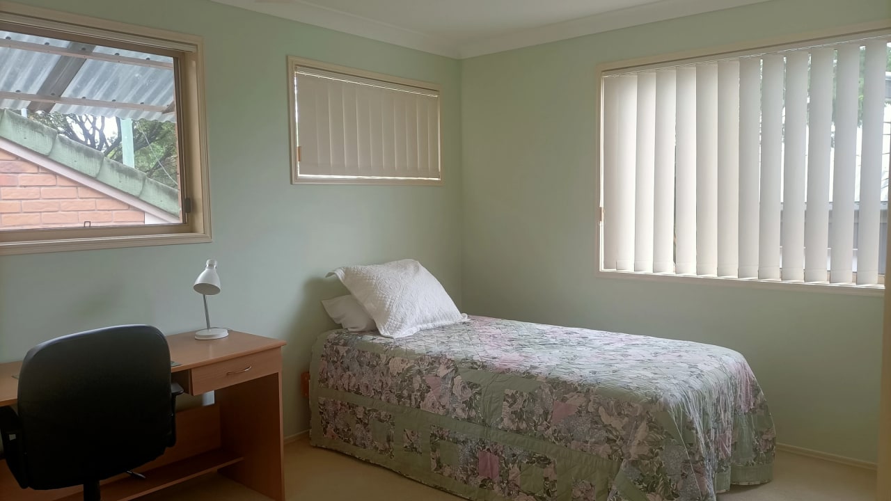Furnished room in a flatshare